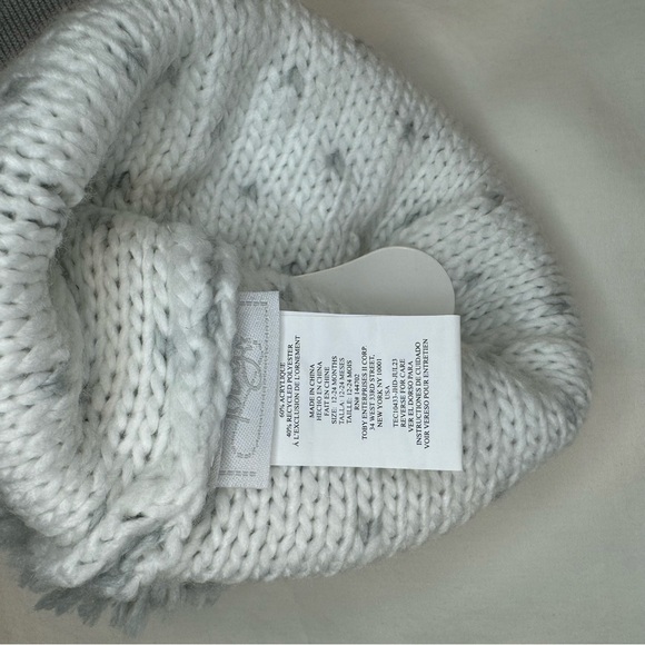 Toby beanie and mittens set - Picture 3 of 4